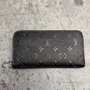 Louis Vuitton Zippy Wallet
